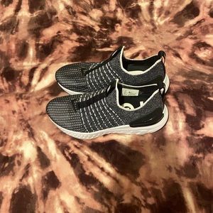 Women’s Nike react phantom run fly knit 2 running shoes.